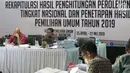 Komisioner KPU RI, Ilham Saputra (kiri) memimpin rapat Rekapitulasi Hasil Penghitungan Perolehan Suara Tingkat Nasional dan Penetapan Hasil Pemilihan Umum Tahun 2019, Jakarta, Rabu (7/5/2019). Rapat masih membahas dan menetapkan hasil perolehan suara dari PPLN. (Liputan6.com/Helmi Fithriansyah)