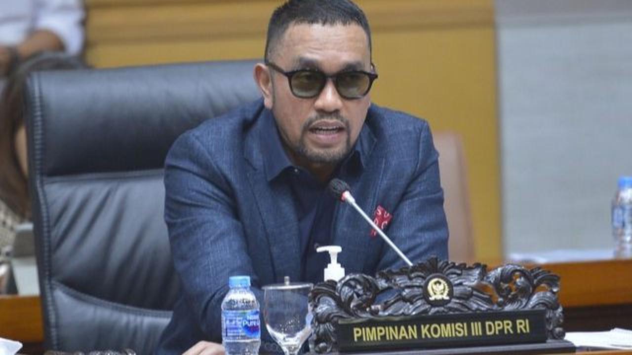 Menurut Sahroni, saat itu SBY hanya berbagi pengalaman dalam Pilpres 2004. Sahroni mengaku menyayangkan pernyataan SBY tersebut.<br>