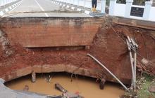 Satset, Aksi Sigap Prajurit TNI AD Bangun Jembatan Sementara di Kemang Pratama Usai Amblas Diterjang Banjir