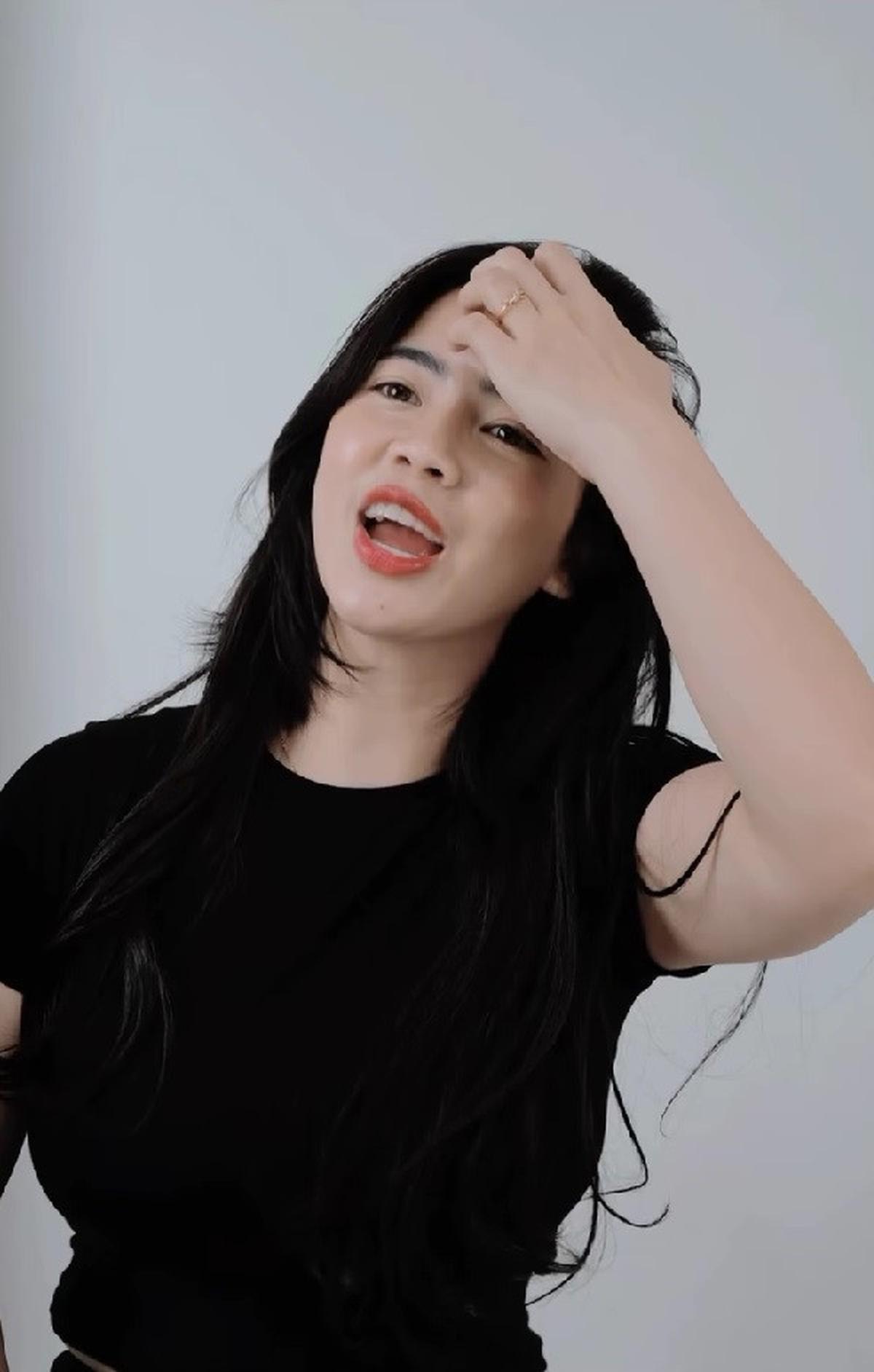 Ikut Tren Foto Gagal, Felicya Angelista Justru Banjir Pujian Netizen yang Sebutnya Tetap Cantik