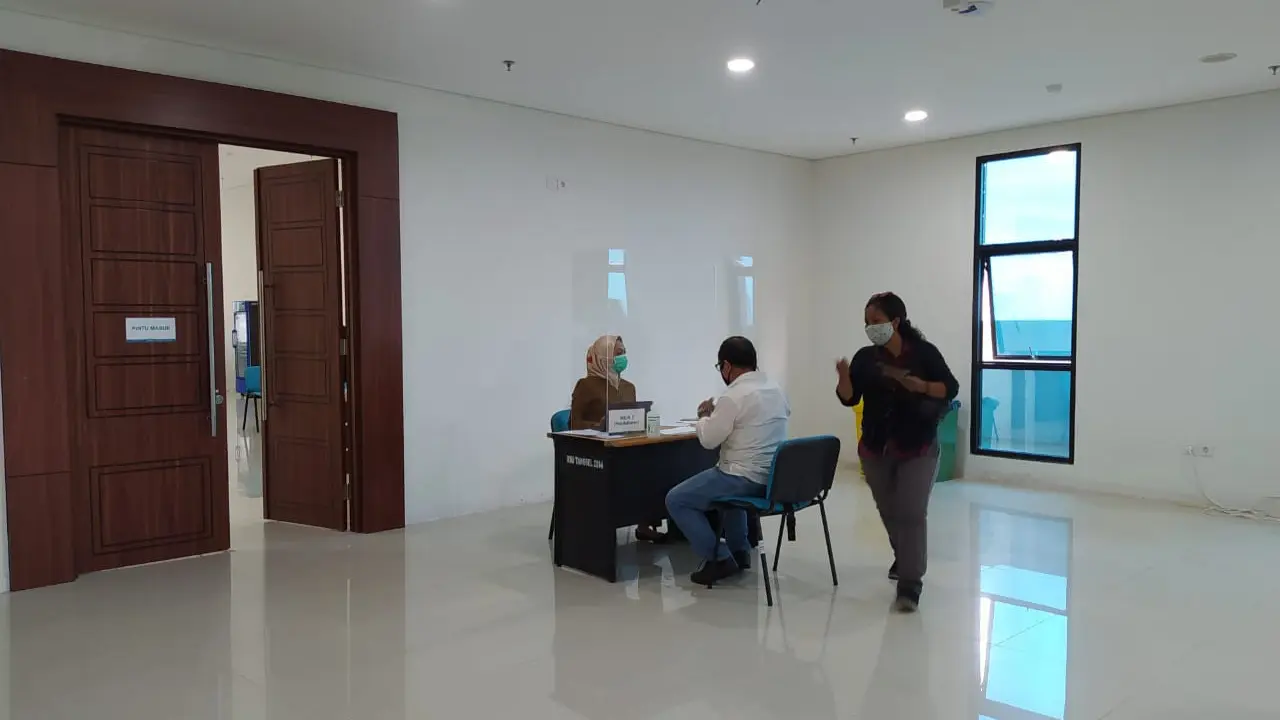 Suasana pemberian vaksin COVID-19 kepada wartawan di kota Tangerang Selatan