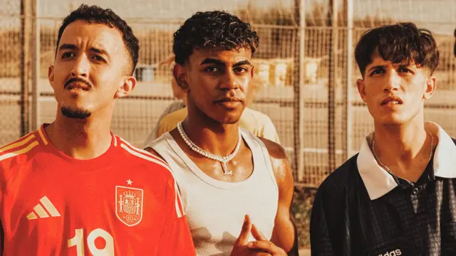 Lamine Yamal Nasraoui Ebana, pemain sepak bola yang bermain sebagai penyerang untuk Barcelona dan tim nasional Spanyol (Foto Dok: Adidas Indonesia)