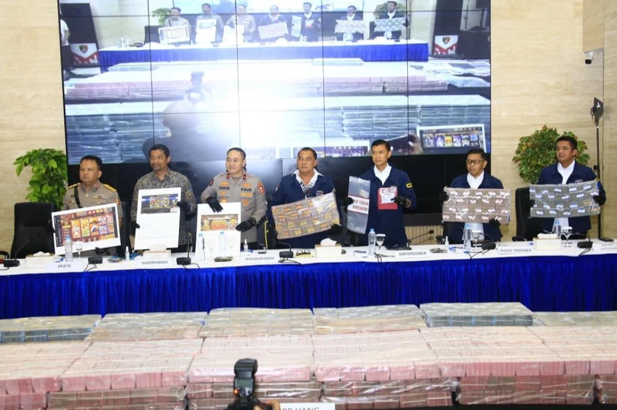 FOTO: Bareskrim Polri Sita Rp 286,2 Miliar dari Penindakan Judi Online 2025