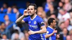 Cesc Fabregas adalah salah satu pemain Spanyol yang saat ini berseragam Chelsea dan telah  bermain sebanyak 37 kali serta mencetak tujuh gol. (AFP/ Glyn Kirk) 