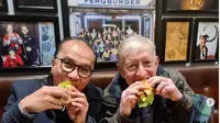 Tantowi Yahya Santap Burger Terenak di Selandia Baru