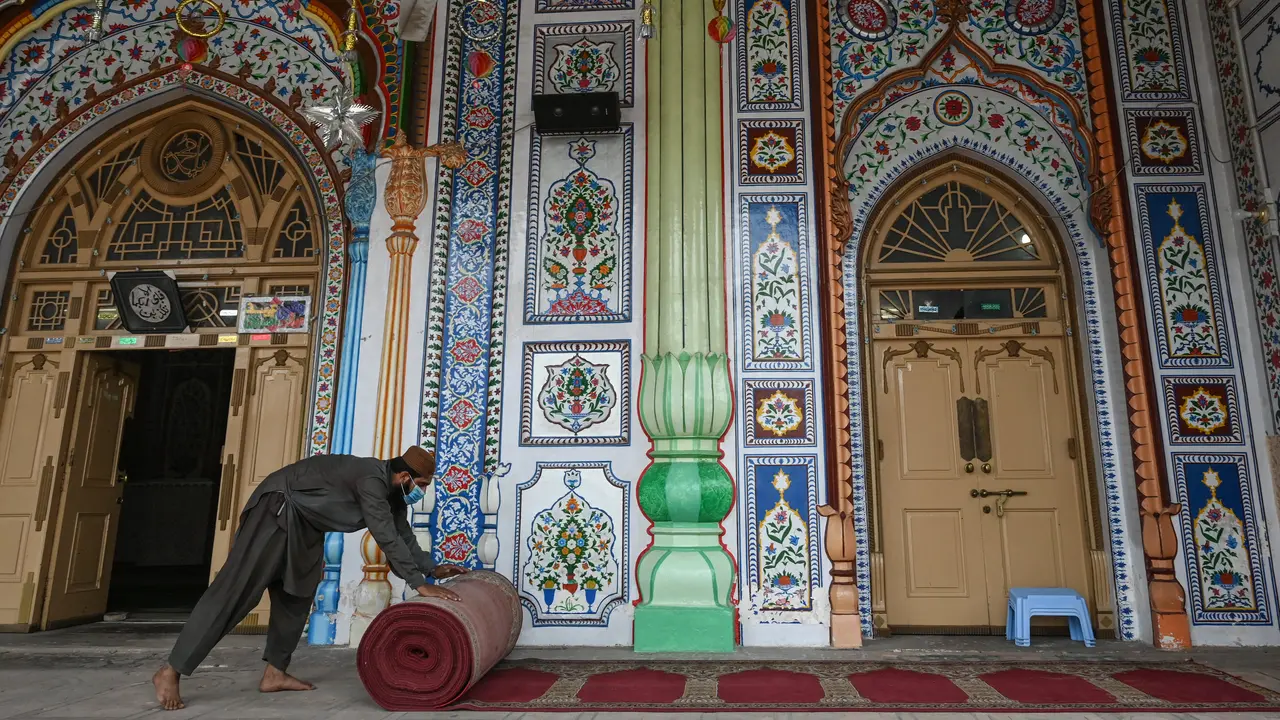 Pakistan Keluarkan Pedoman Covid-19 untuk Masjid Selama Ramadan