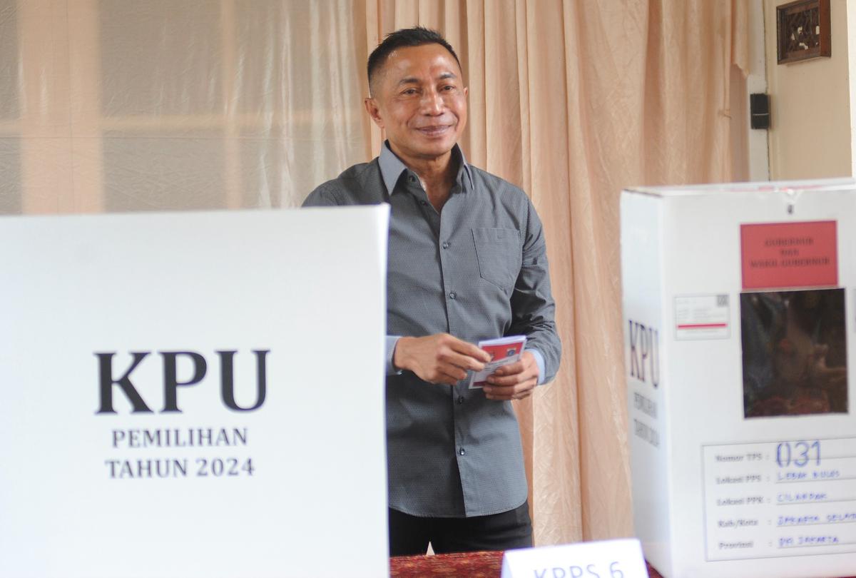 Dharma Pongrekun nyoblos di TPS 31 Lebak Bulus