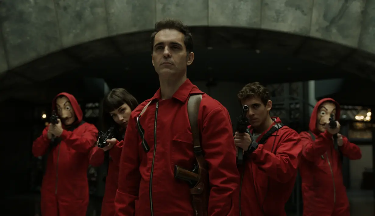 Berlin (paling depan), karakter Money Heist. (Foto: Netflix)