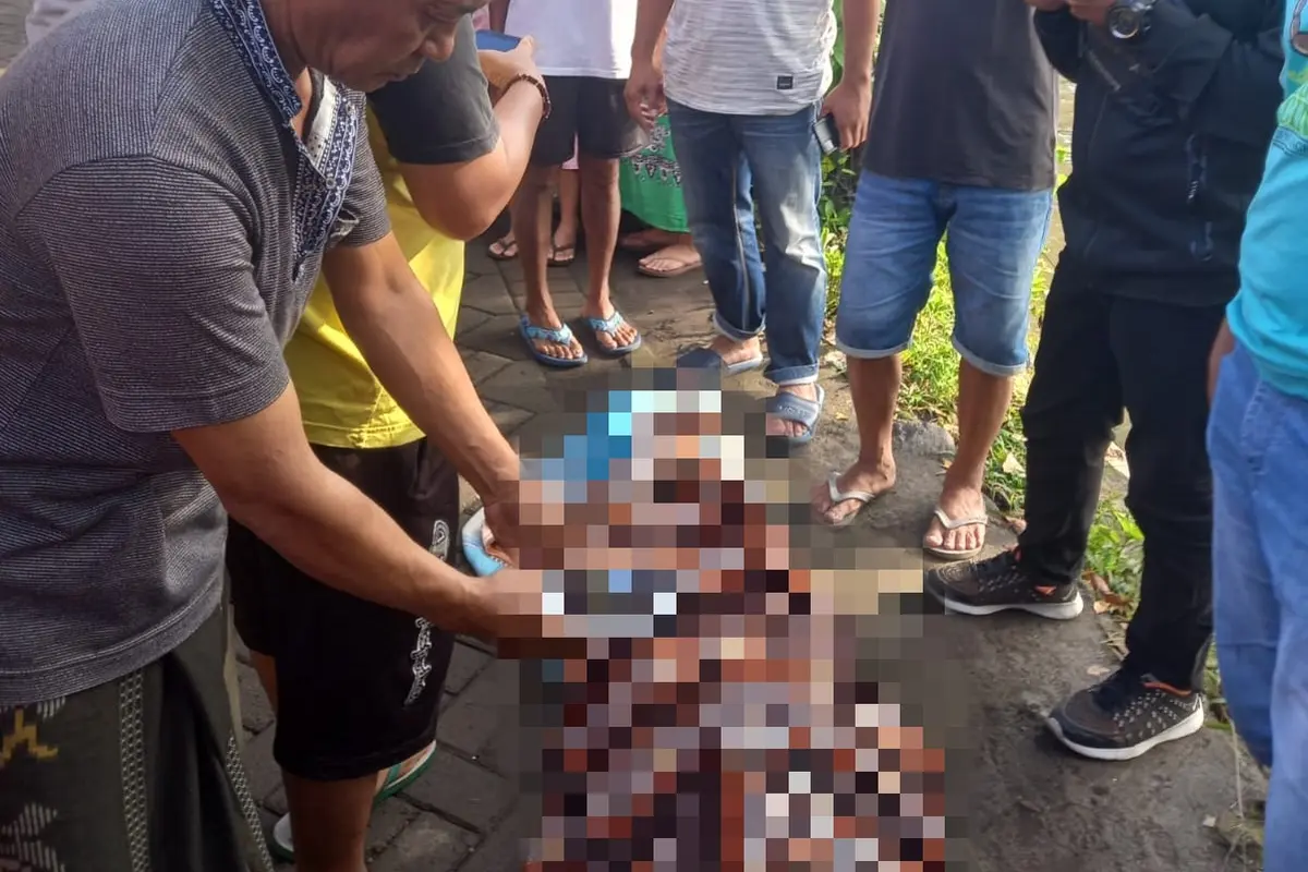 Sesosok mayat ditemukan mengapung di Sungai Pahlawan, Desa Gentengwetan Banyuwangi (Istimewa)