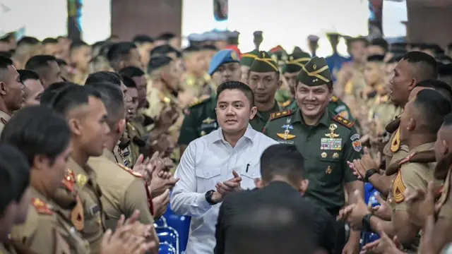 Seskab Letkol Teddy Indra Wijaya berikan pembekalan kepada 1.600 taruna Akmil.