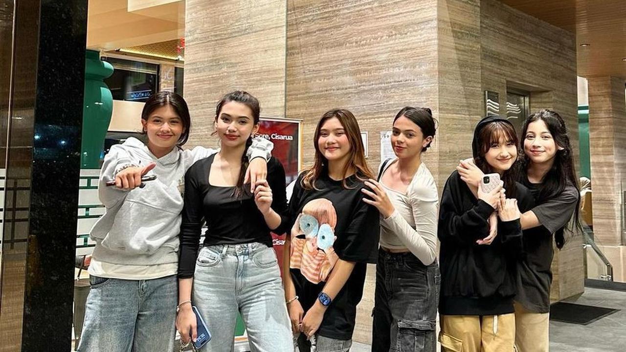 Berkat penampilannya di MAGIC 5, bakat akting Sridevi mendapat pengakuan dari publik, menjadikannya idola dangdut yang juga diakui sebagai artis muda berbakat.