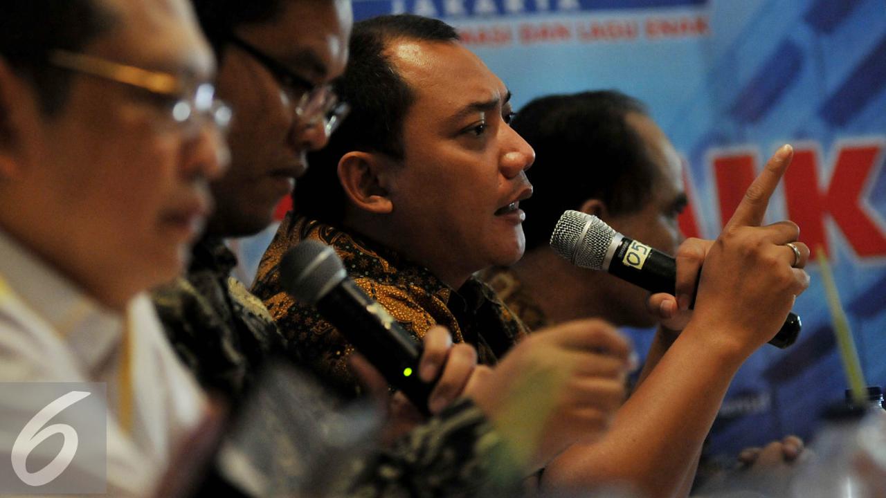 Taufik mendesak agar perkara tersebut segera dibereskan agar KPK kembali mendapat kepercayaan publik.<br>