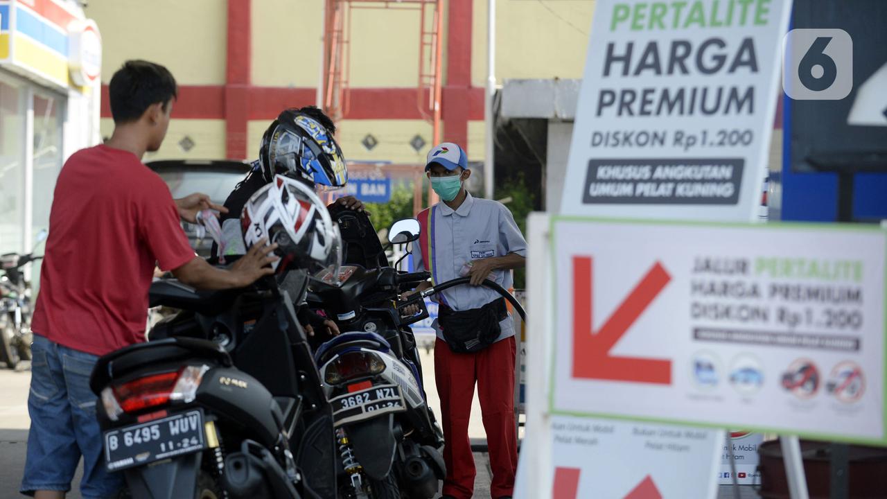 FOTO: Harga Pertalite Turun Setara Premium Jadi Rp 6.450 per Liter