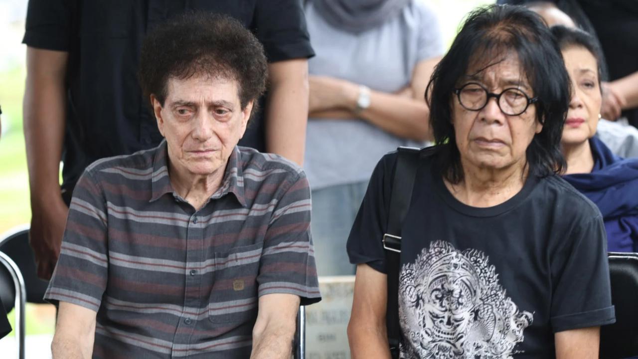 FOTO: Penghormatan Terakhir untuk Donny Fattah di TPU Kampung Kandang