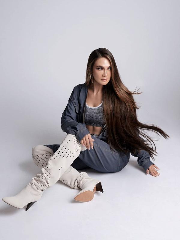 Luna Maya (Sumber: Instagram/lunamaya)