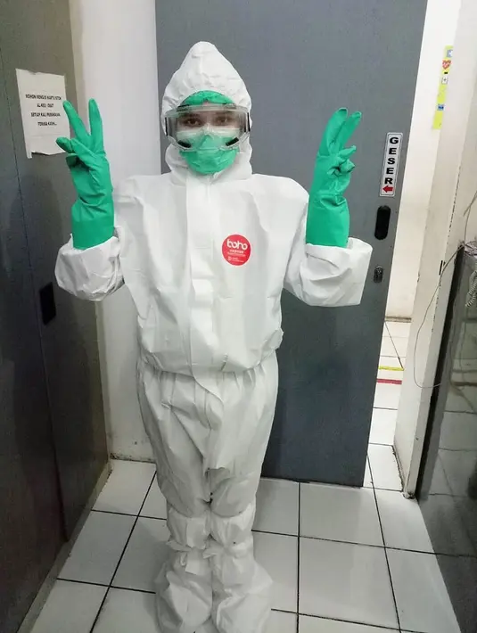 Sarah Shahab, Zee Zee Shahab (Instagram/zeezeeshahab)