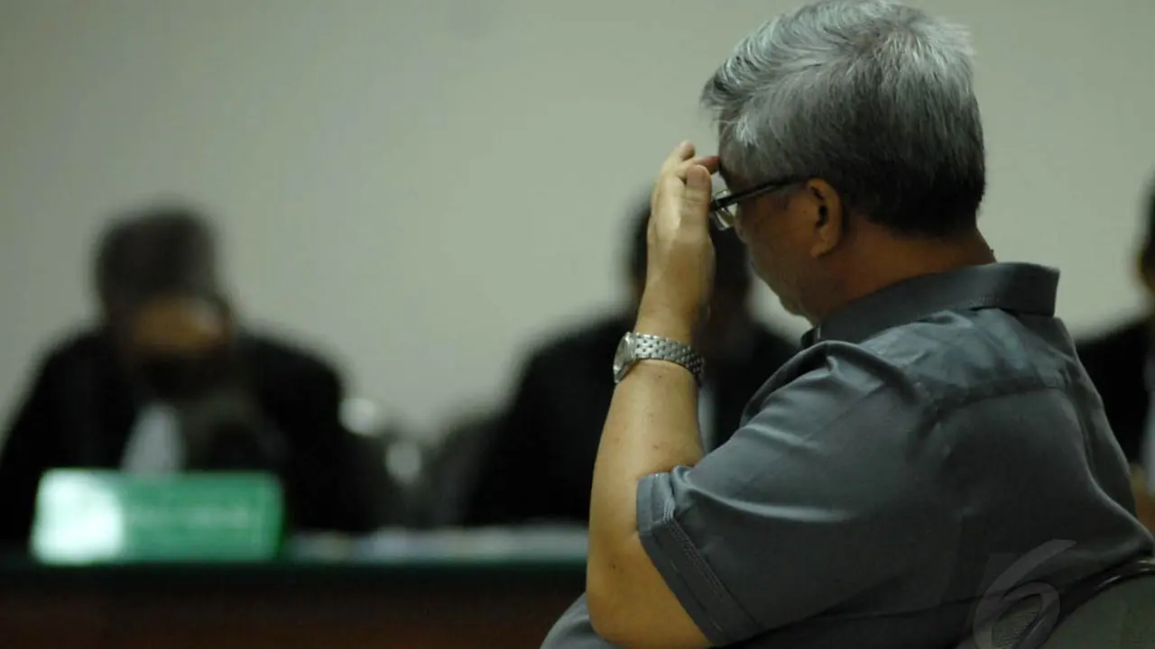 Akil Mochtar Dituntut Pidana Seumur Hidup
