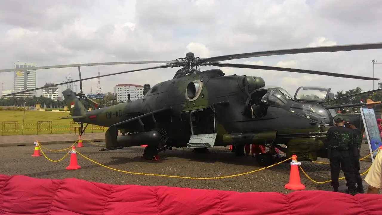 TNI AD Pamerkan Peralatan Tempur di Monas