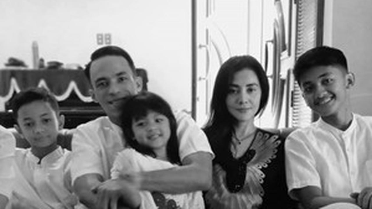 8 Potret Kehidupan Attila Syach Mantan Suami Wulan Guritno dengan Keluarga Barunya yang Jauh dari Sorotan