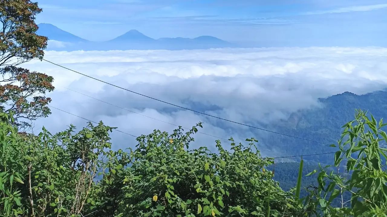 Nikmati Indahnya Pemandangan di Pegunungan Telomoyo
