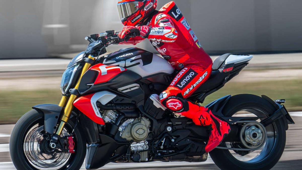 Ganas, Ducati Diavel V4 RS Sanggup Berakselerasi 0-100 Km/Jam dalam 2,5 Detik