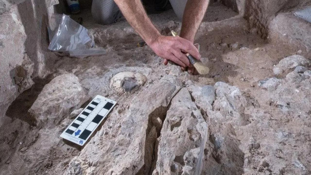gua tempat pemakaman tertua di dunia