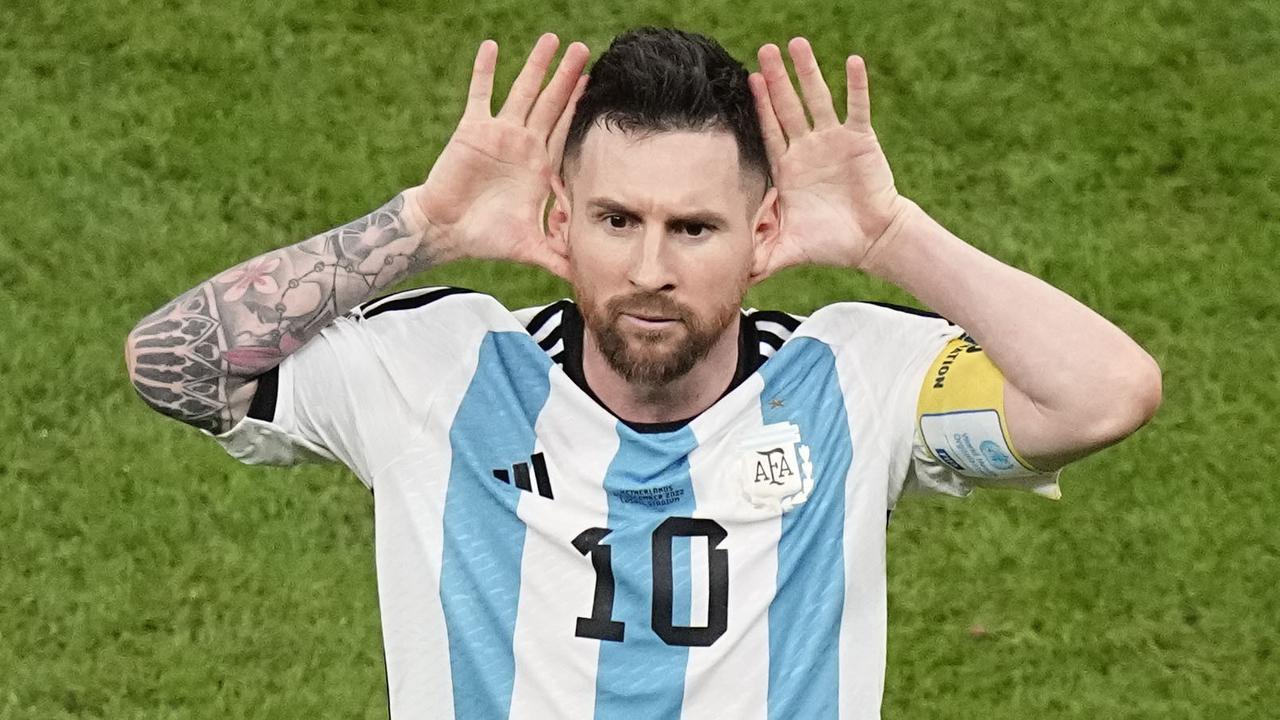 Foto: Ragam Selebrasi Lionel Messi saat Tendang Belanda dari Piala Dunia 2022, dari Sindir van Gaal hingga Peluk Emiliano Martinez