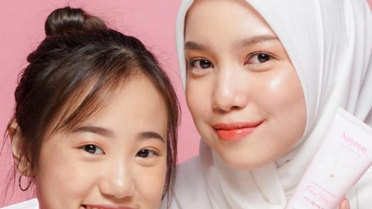 3. Cari Pelembab yang Mengandung Hyaluronic Acid dan Ceramide untuk Kulit Kering<br>