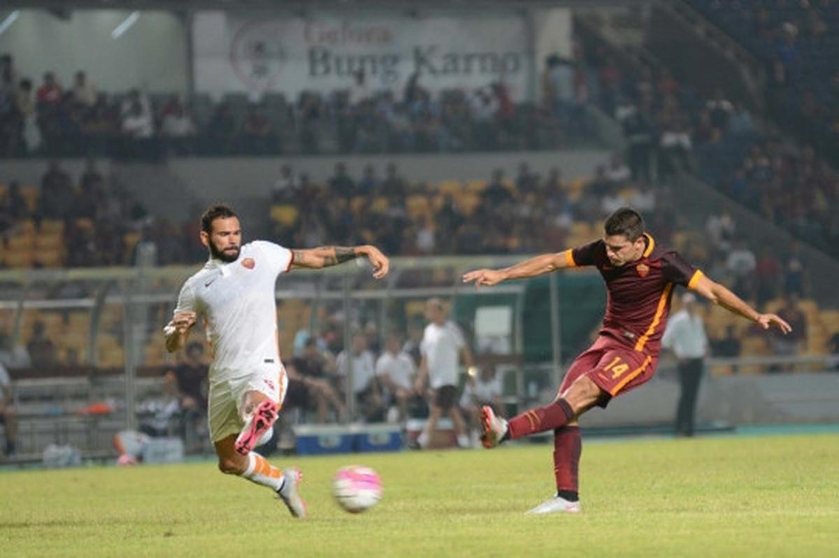 Aksi Totti dkk di laga AS Roma Indonesia Day 2015