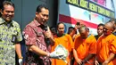 Kepala BNN Budi Waseso saat memberikan keterangan pada rilis kasus narkoba jaringan internasional di Jakarta, Jumat (13/5). Sembilan tersangka berhasil diamankan dengan barang bukti 54 kg sabu dan 40 ribu butir pil ekstasi (Liputan6.com/Yoppy Renato)