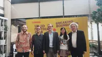Direktur British Council Paul Smith bersama Wakil Dubes Inggris Rob Fenn saat konferensi pers UK/ID Festival 2018 di Jakarta (Liputan6.com/Teddy Tri Setio Berty)