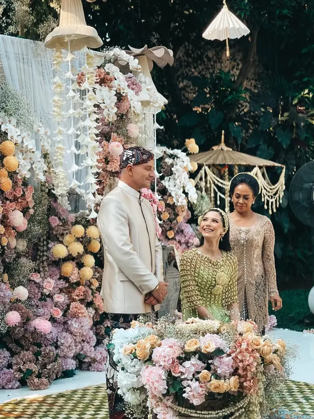 12 Potret Penampilan Alyssa Daguise saat Pengajian dan Siraman Jelang Pernikahan, Anggun dan Memukau dengan Nuansa Tradisi