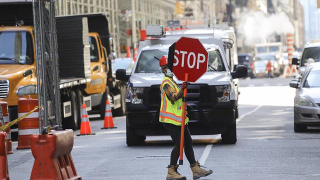 FOTO: Tiga Bulan Lockdown, New York Kembali Dibuka