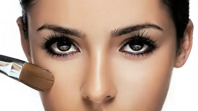 [Bintang] 21 Momen yang Pasti Dialami Orang yang Menggunakan Rias Wajah