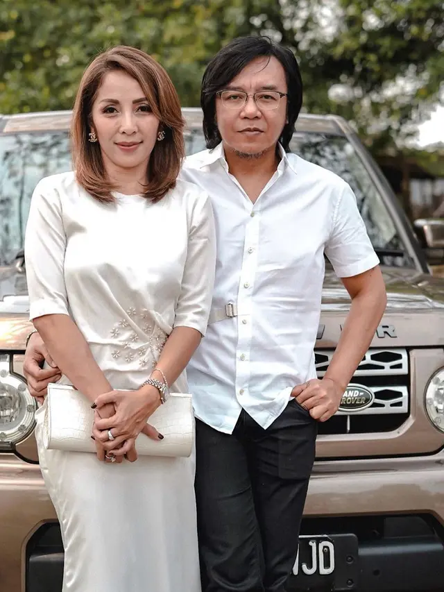 7 Potret Kebersamaan Ari Lasso dan Istri Selama 20 tahun Pernikahan