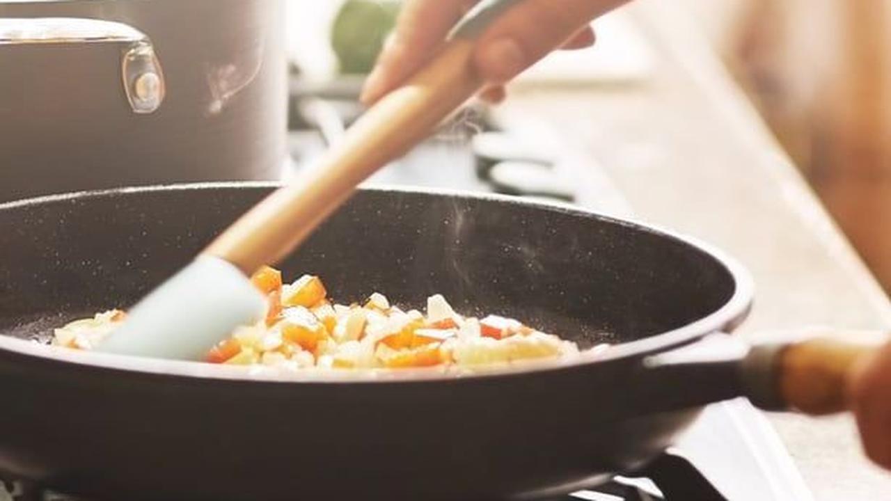 Tutup Panci atau Wajan Saat Memasak
