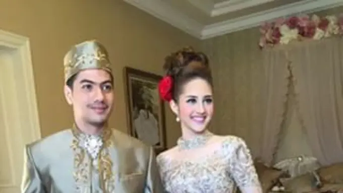 [Bintang] Tsamara Amany Menikah di Usia 19 Tahun