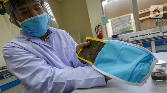 Masker Kain Disinfektor Pembunuh Virus Berhasil Dikembangkan Peneliti LIPI di di Pusat Penelitian Fisika LIPI Puspitek, Serpong, Tangerang Selatan.