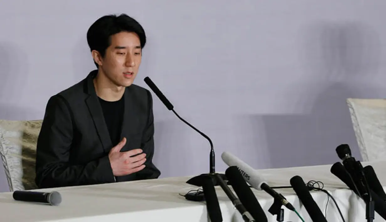 Ekspresi aktor Jaycee Chan saat menggelar konferensi pers di sebuah hotel di Beijing, Cina, Sabtu (14/2). (REUTERS/Kim Kyung-Hoon)