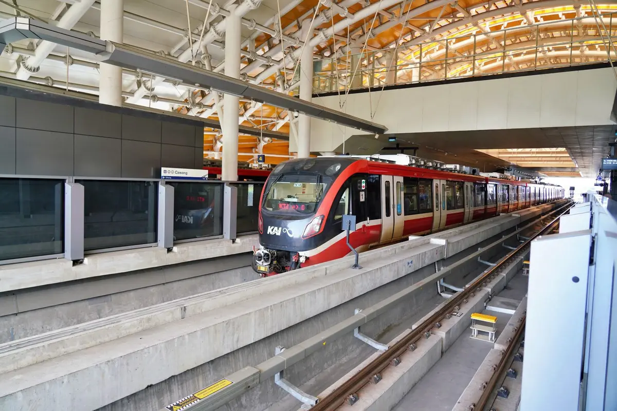 LRT Jabodebek saat libur panjang Wafat Yesus Kristus hingga Paskah (Foto: LRT Jabodebek)