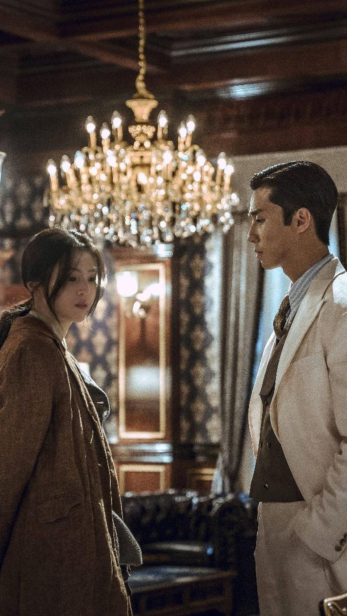 Bagaimana nasib Jang Tae Sang dan Yoon Chae Ok di episode selanjutnya? Saksikan kelanjutannya di Netflix!