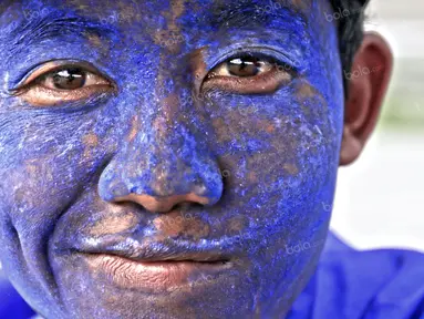 Senyum mengembang di wajah bobotoh saat laga semifinal di Stadion Si Jalak Harupat, Soreang, Bandung, Rabu (30/32016). Persib Bandung menang 1-0 atas Bali United sekaligus melaju ke final Torabika Bhayangkara Cup 2016. (Bola.com/NIcklas Hanoatubun)