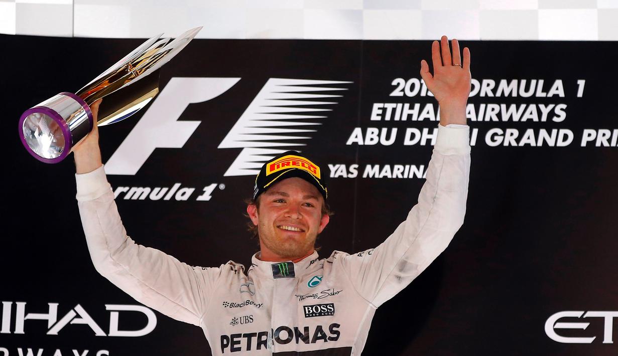 Nico Rosberg menjuarai seri penutup F1 2015 yang berlangsung di Sirkuit Yas Marina, Abu Dhabi, UEA, Minggu (29/11/2015). (EPA/Ali Haider)