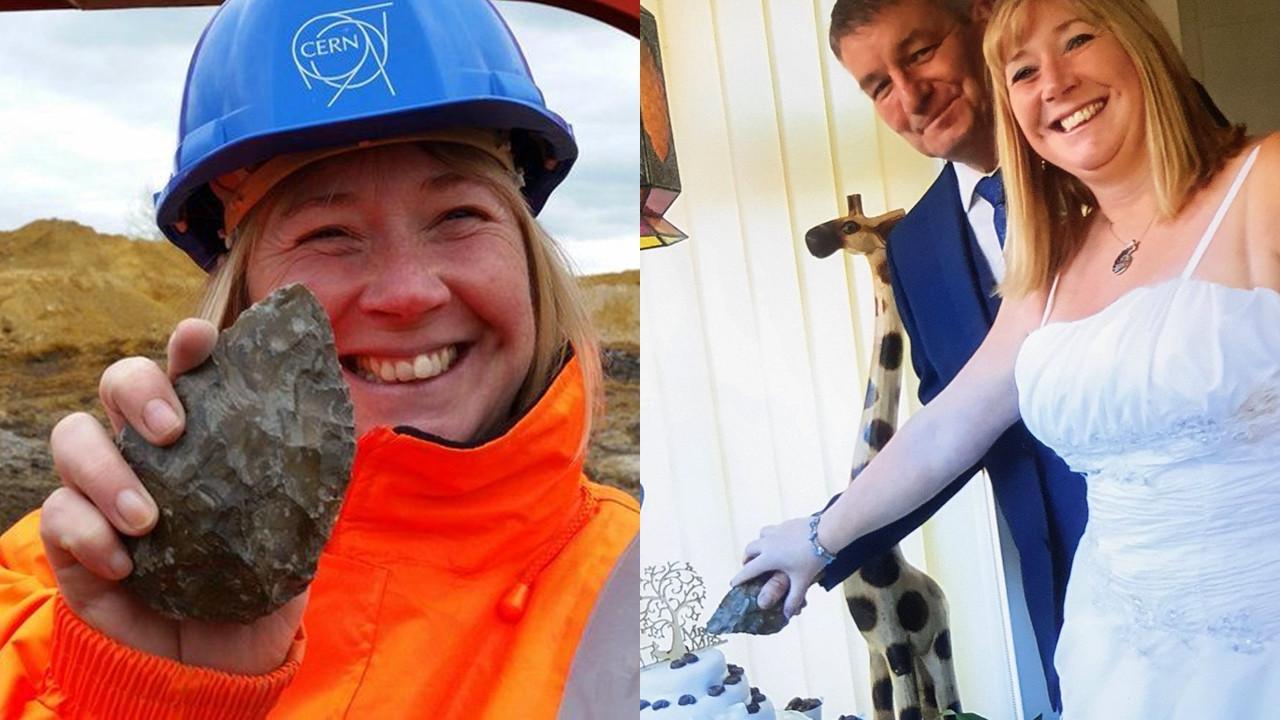 Potong Kue dengan Kapak Batu