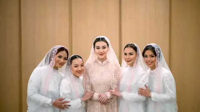 6 Potret Seragam Keluarga dari Pernikahan Aaliyah Massaid dan Thariq Halilintar yang Menginspirasi