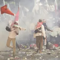 Demo damai 4 November  berakhir ricuh  | foto : Bambang E Ros