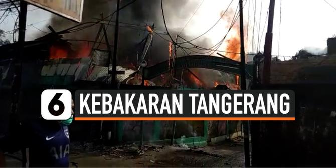 VIDEO: Korsleting Listrik, 2 Gudang Terbakar