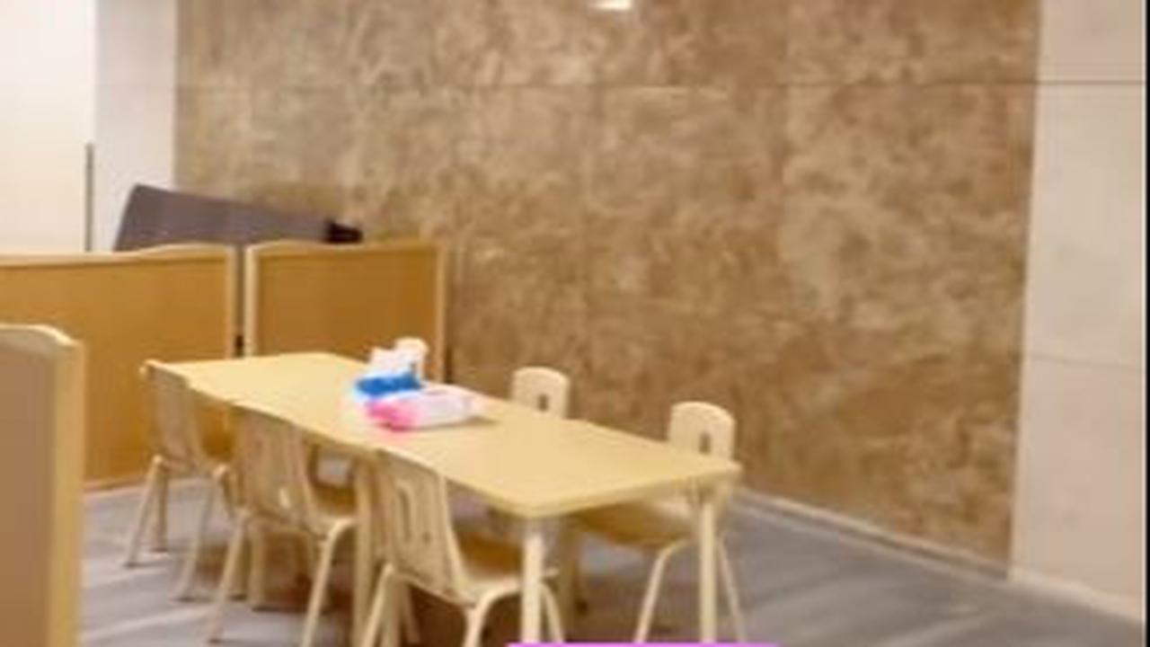 Selain area bermain dan belajar, ada area khusus yang tersedia bagi para anak untuk menikmati makanan.