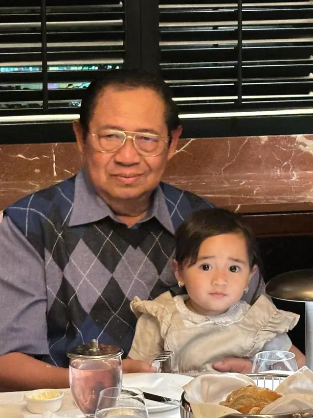 Potret Siti Ruby Aliya Menantu SBY Abadikan Momen Kabisat, Banyak Bersama Keluarga