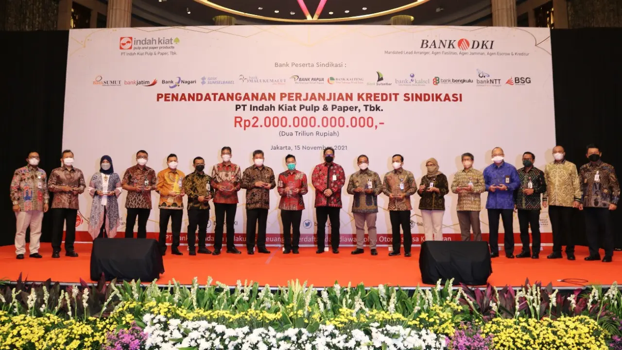 Bank DKI memimpin kerja sama kredit investasi dengan PT Indah Kiat Pulp & Paper Tbk (IKPP) senilai Rp 2 triliun yang melibatkan 12 Bank Pembangunan Daerah (BPD) seluruh Indonesia.